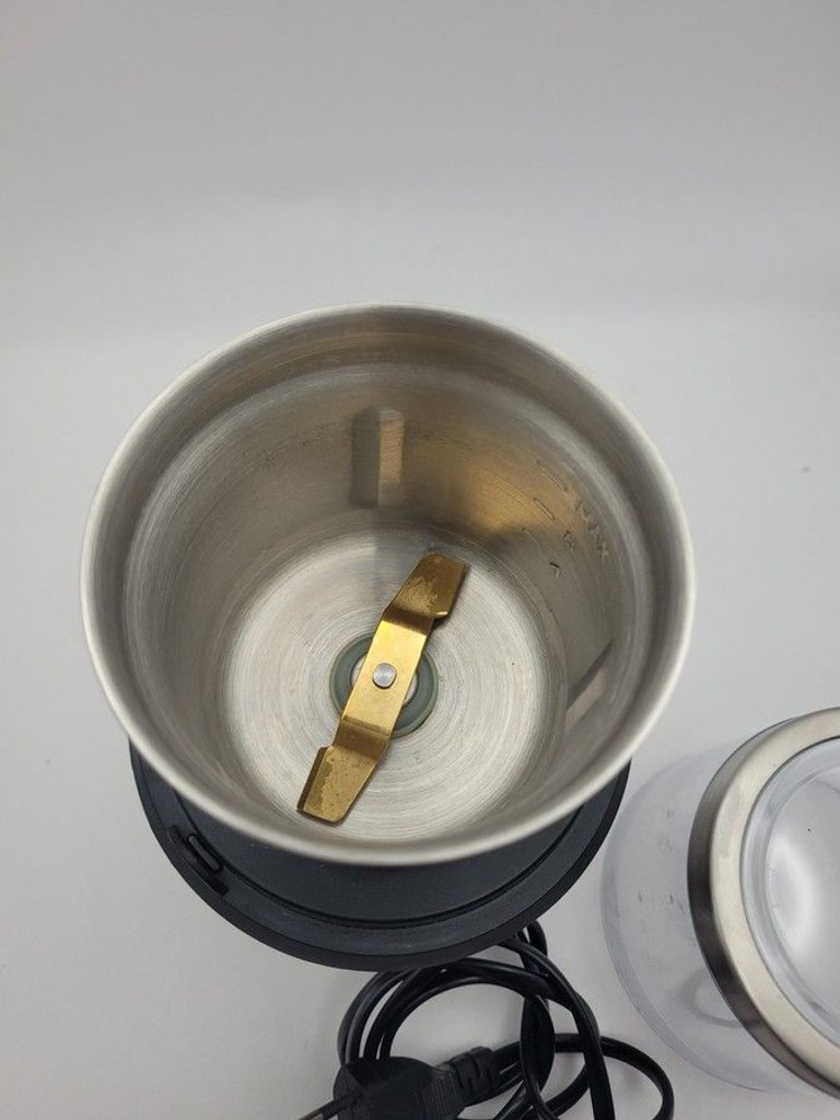 Дешиво Cecotec Compact Titanmill 300 DuoClean (01559) с ломбарда