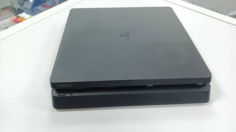 Sony ps 4 slim cuh-2208b 1tb