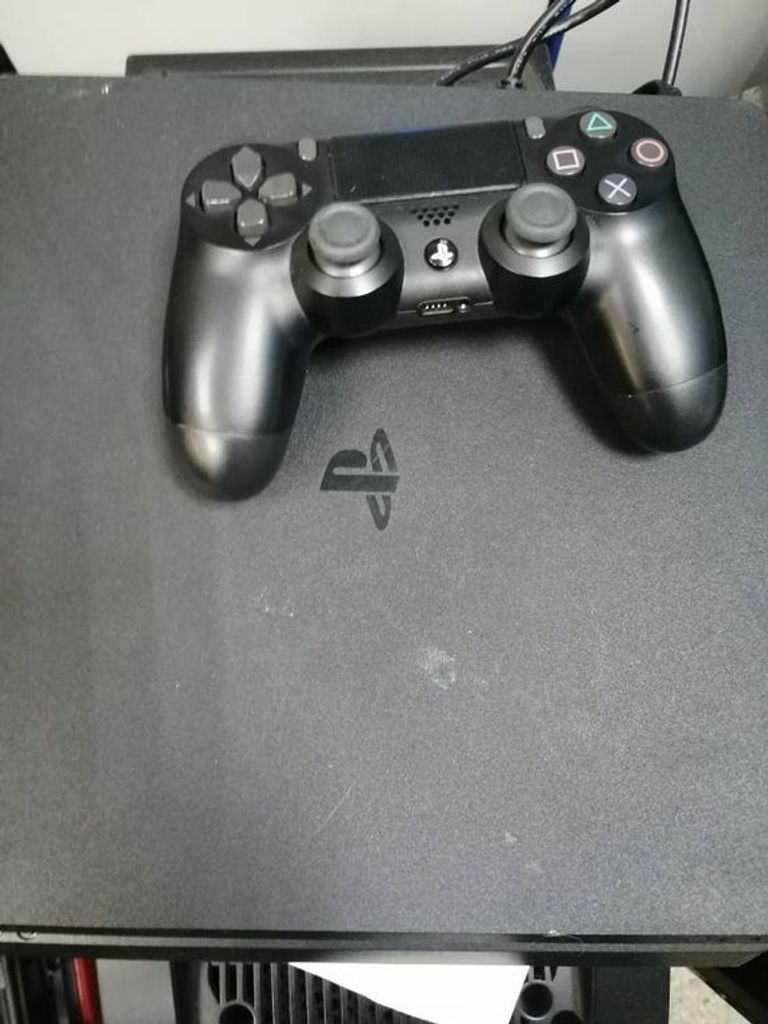 Купити  Sony PlayStation 4 Slim 1TB Black Б/У