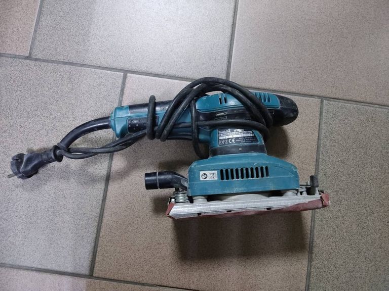 Makita BO3710