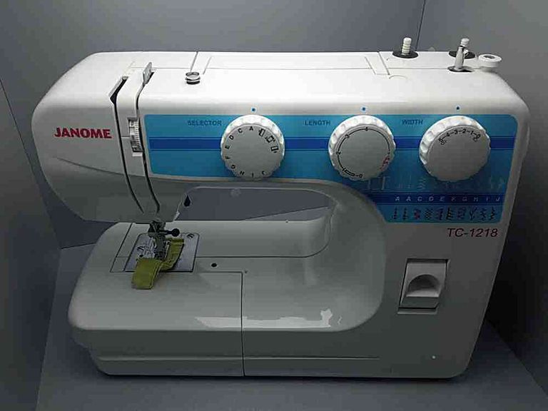 Janome TC-1218