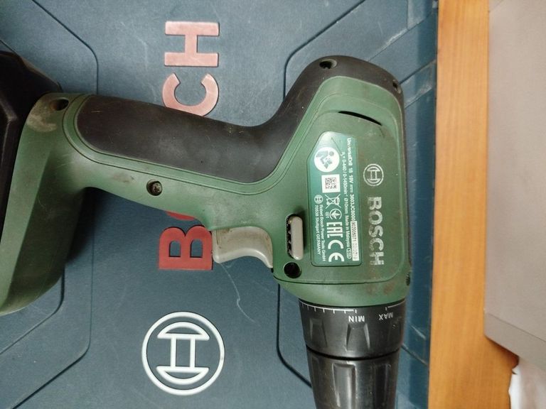 Дешиво Bosch universaldrill 18 с ломбарда