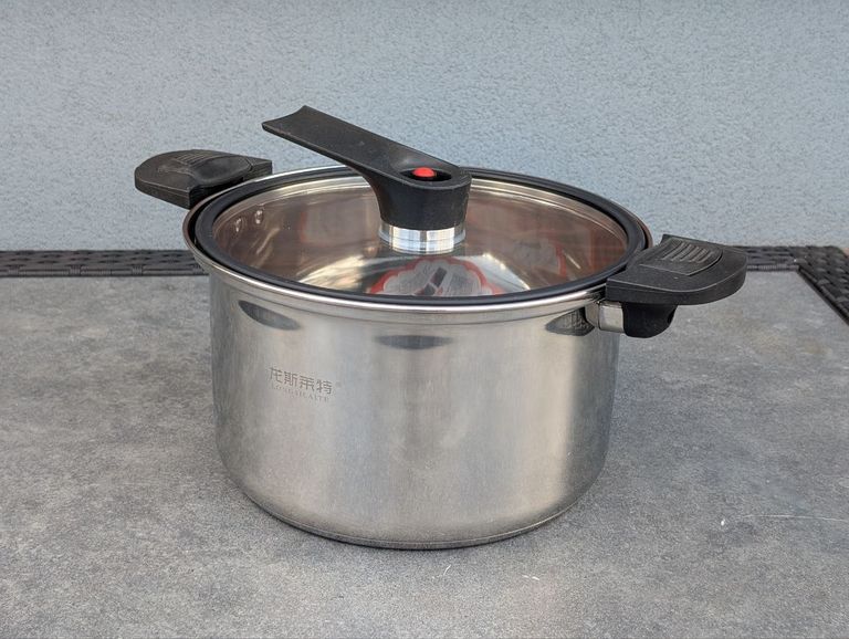 Объявление Міцна каструля з нержавіючої сталі з кришкою, сучасний посуд для тушкування з подвійною ручкою, який можна мити в посудомийній м Б/У