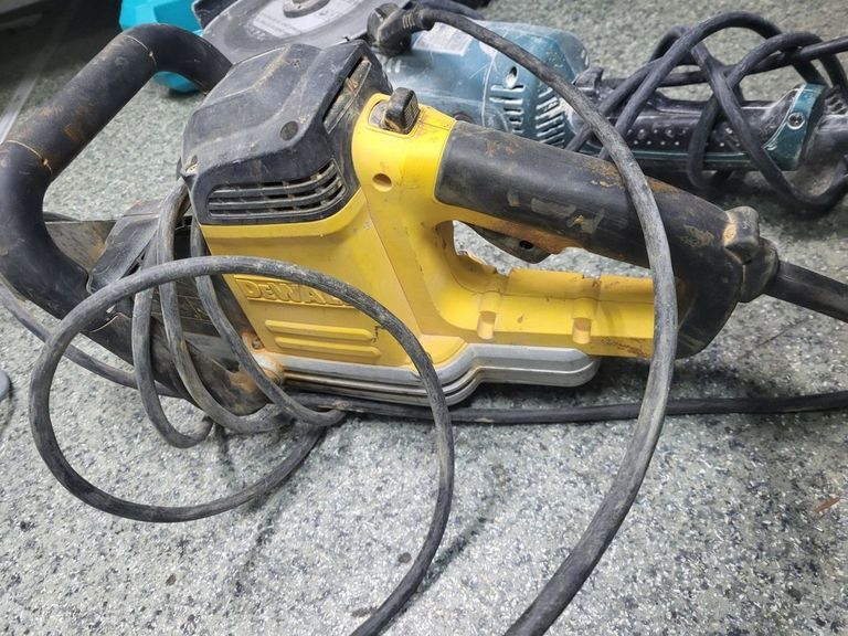 Дешево Dewalt DWE398 з ломбарду