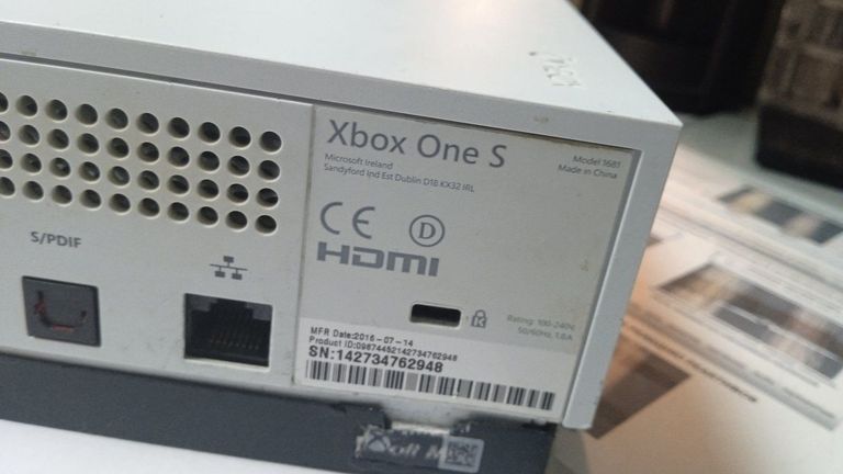 Объявление Microsoft Xbox One S 500GB Б/У