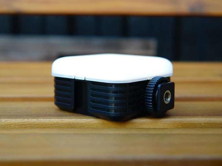 Кольоровий RGB-відеосвітло для камер на магніті Neewer Mini Portable LED Light RGB61 Ємність акумулятора 2000 мА·год. Код:null. Изображение 4