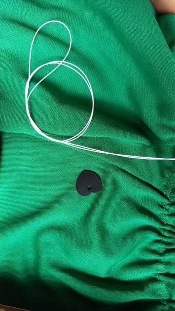 Дешево Іграшкова гітара із медіатором з ломбарду