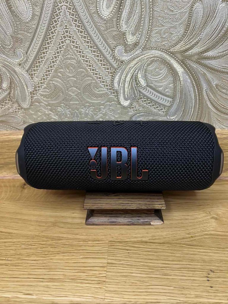 Купить Jbl Flip 7 Black (JBLFLIP7BLK) Б/У