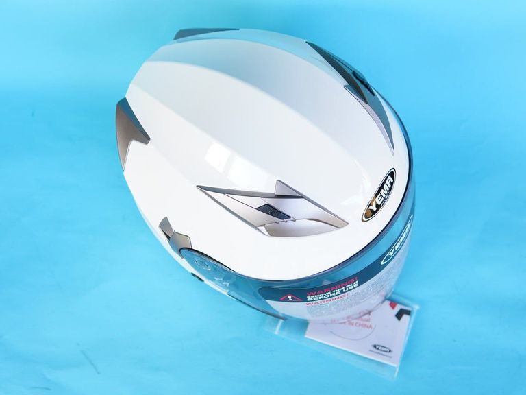 Дешиво Акція! Мотоциклетний шолом YEMA YM-627. Розмір M, білий. Новий. с ломбарда