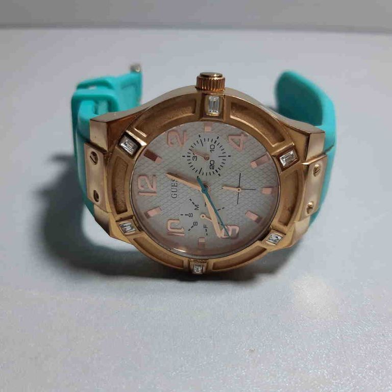 GUESS W0564L3