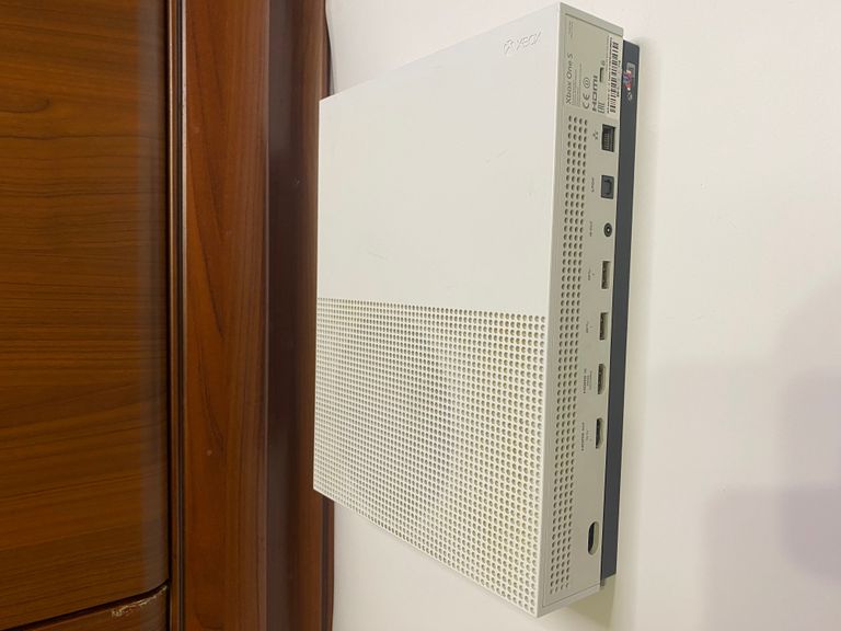 Объявление Microsoft Xbox One S 1TB + eFootball Pro Evolution Soccer 2021 + Wireless... Б/У