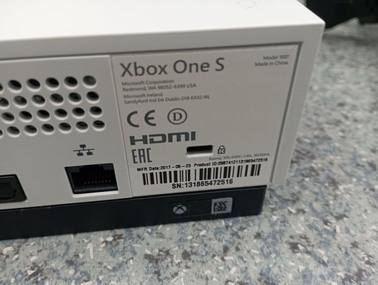 Розпродаж Microsoft Xbox One S 500GB, продавець Техноскарб