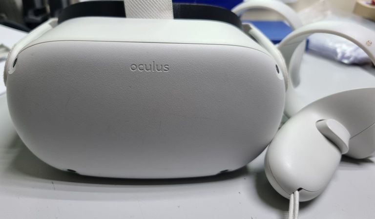 Купить Oculus Quest 2 256 GB Б/У