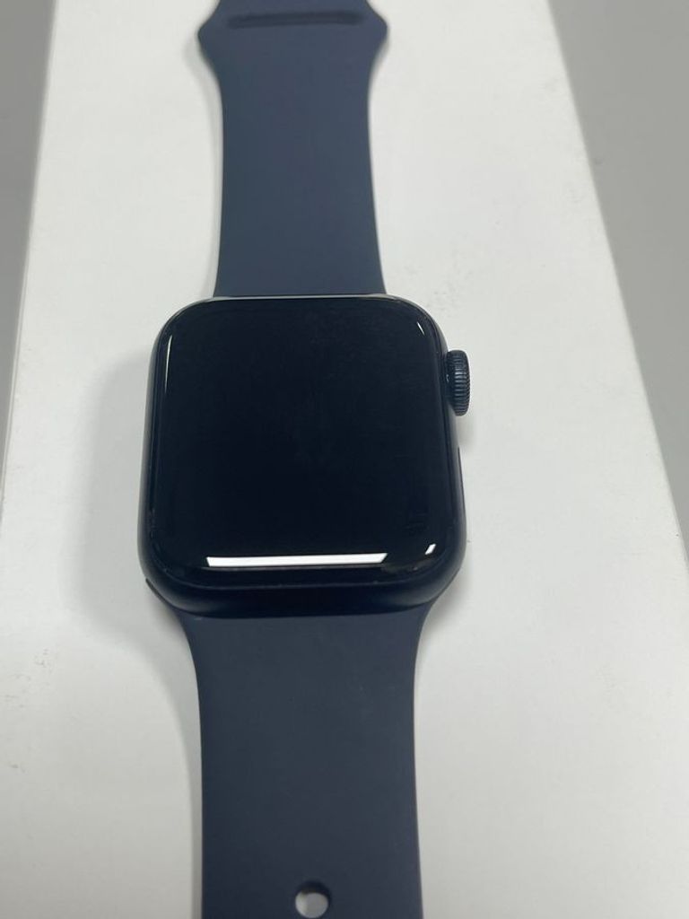 Купити Apple watch se 2 gps 40mm aluminum case with sport Б/У