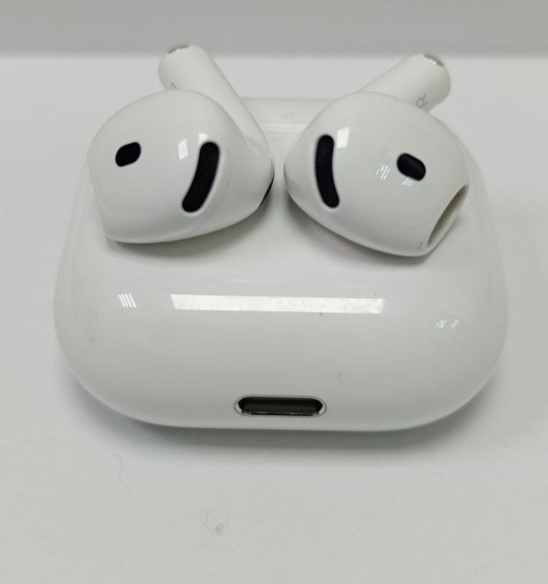 Распродажа Apple airpods 4 with active noise cancellation, продавец Техноскарб