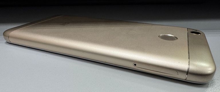 Распродажа Xiaomi redmi 4x 3/32gb, продавец Техноскарб