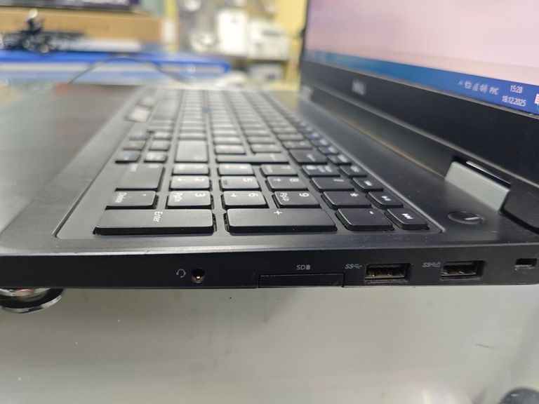 Dell 15/core i5 6200u ddr3/8gb ddr3/hdd *відсутній/ssd 256 gb/*інтегрована Код:01-200817770. Зображення 9