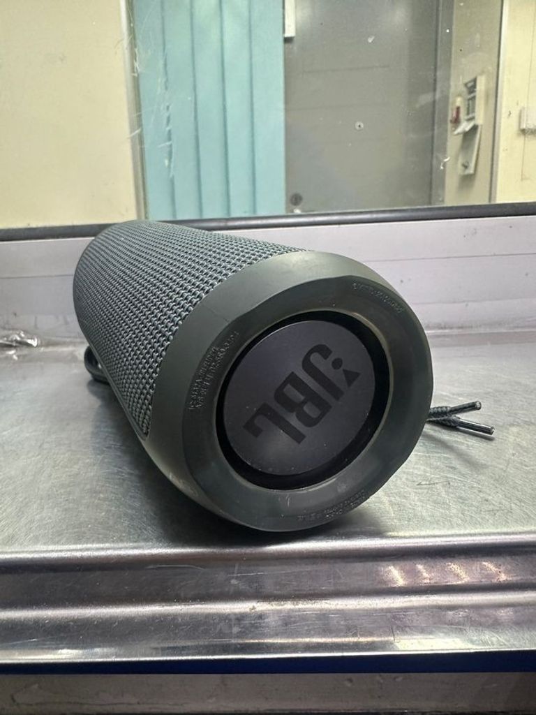 Дешево Jbl flip essential з ломбарду