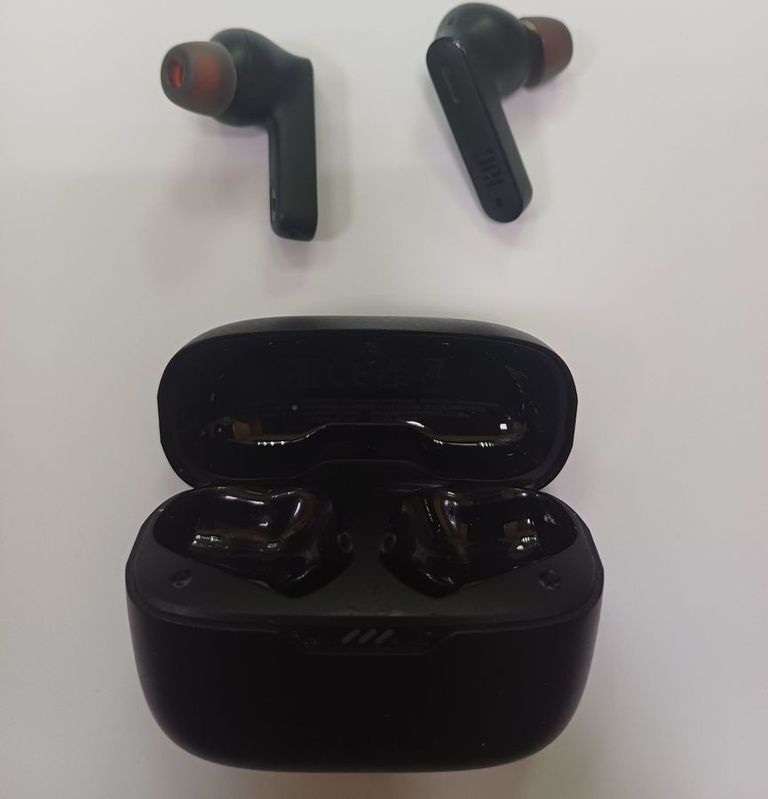 Оголошення Jbl tune 235nc Б/У