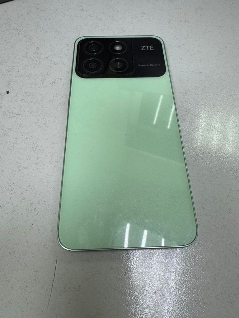 Дешиво Zte Blade A35 4/64GB Green с ломбарда