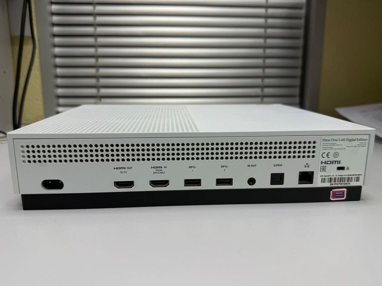 Розпродаж Microsoft Xbox One S 1TB, продавець Техноскарб