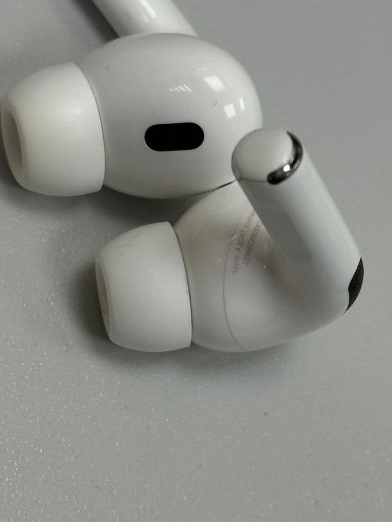 Apple airpods pro 2nd generation with magsafe charging case usb-c Код:01-200884402. Изображение 14