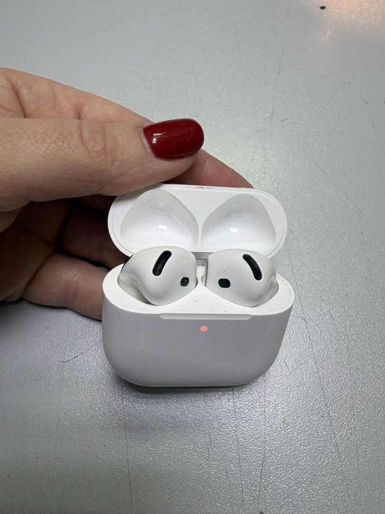 Купить Apple airpods 4 Б/У