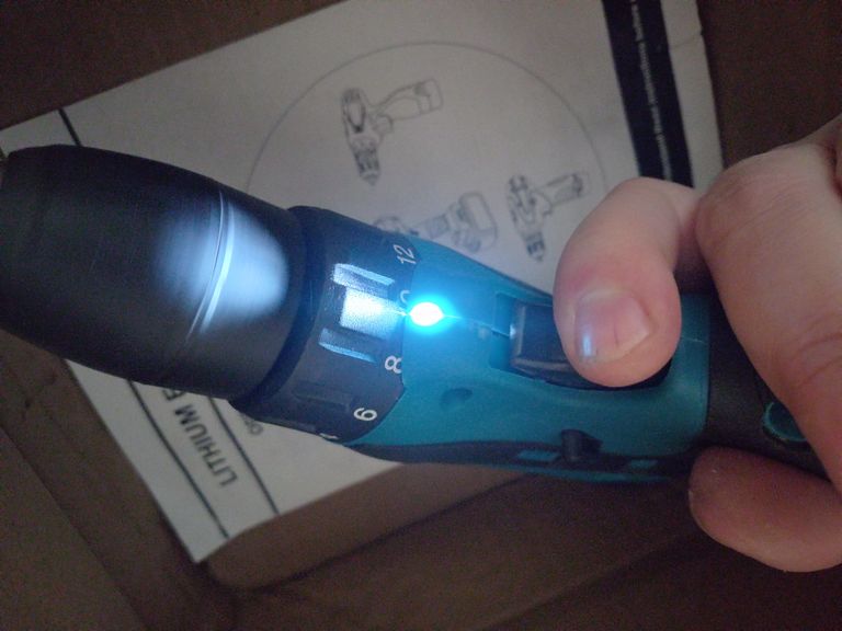 Оголошення Screwdriver 12вольт +1батарея Б/У