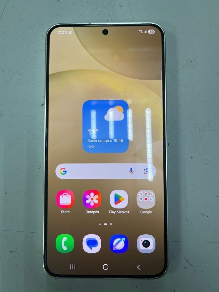 Купить Samsung galaxy s24 8/128gb Б/У