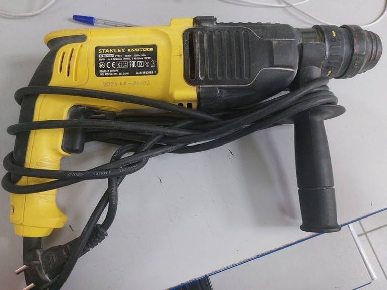 Дешево Stanley SFMEH210K з ломбарду