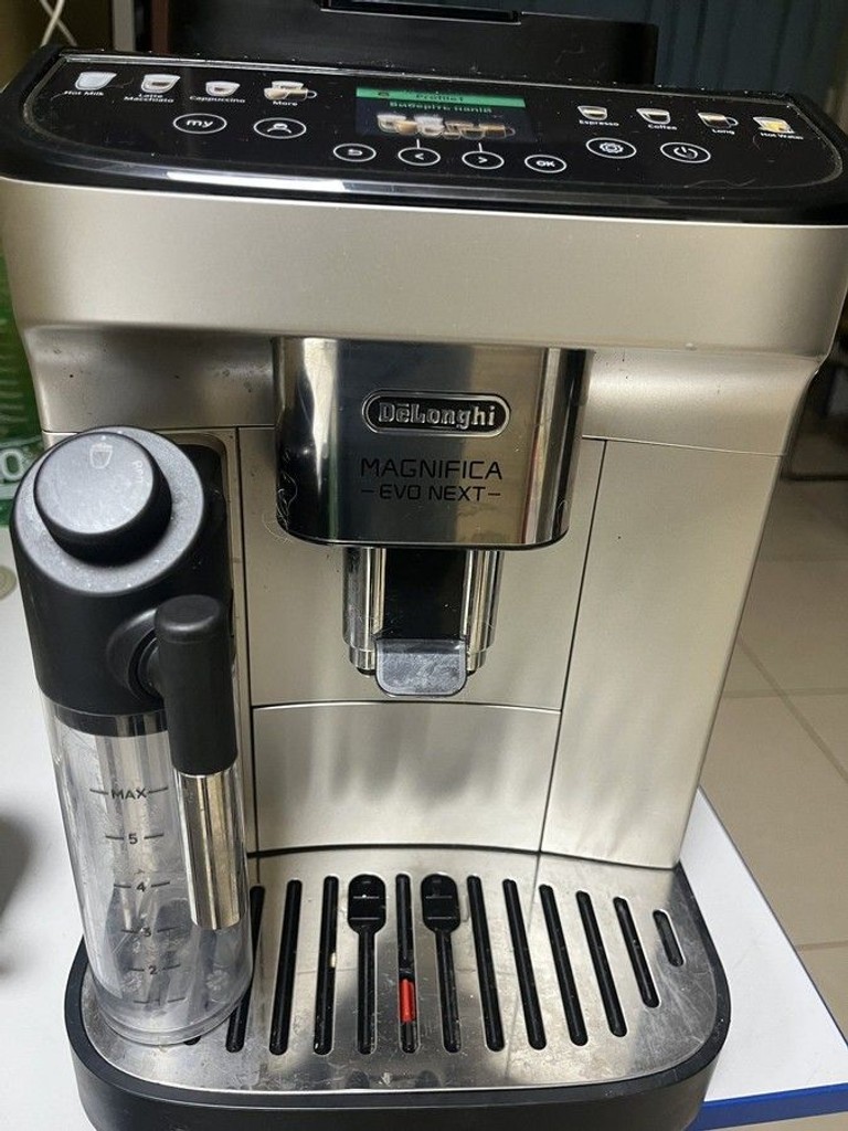 Купить Delonghi Magnifica Evo Next ECAM 310.80.SB Б/У