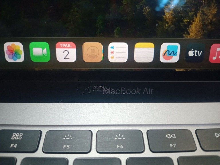 Дешево Apple macbook air a1932 13,3" core i5 1,6ghz/ram8gb/ssd128gb/intel uhd graphics 617 з ломбарду
