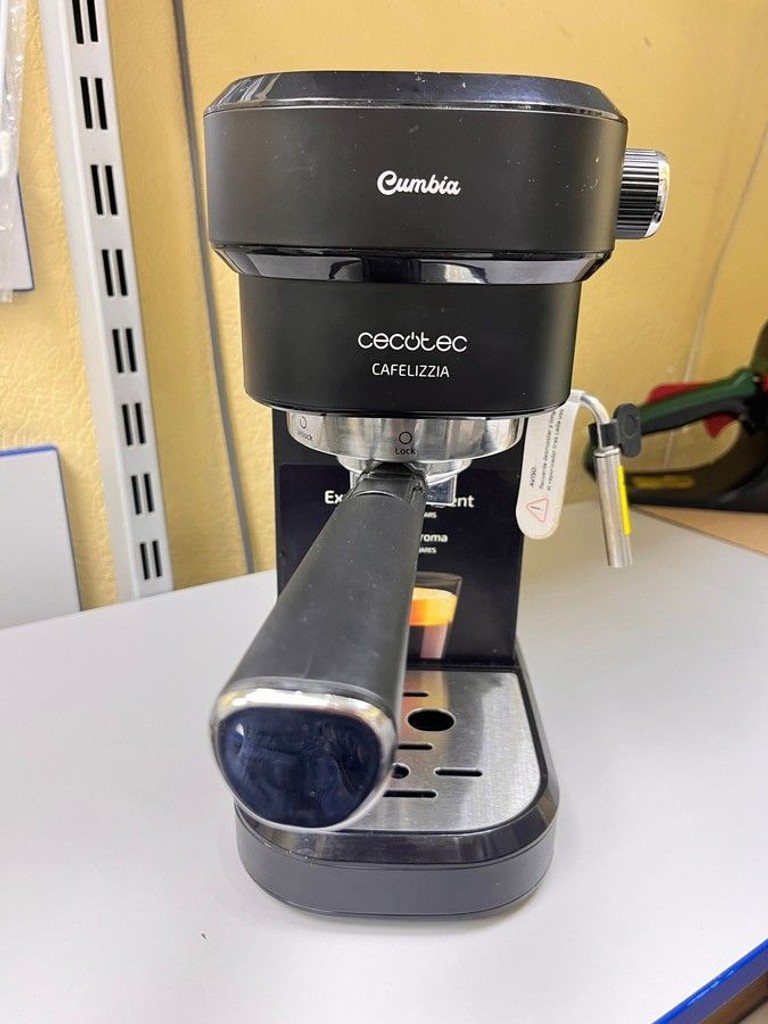 Купити Cecotec Cafelizzia 790 Black (01651) Б/У