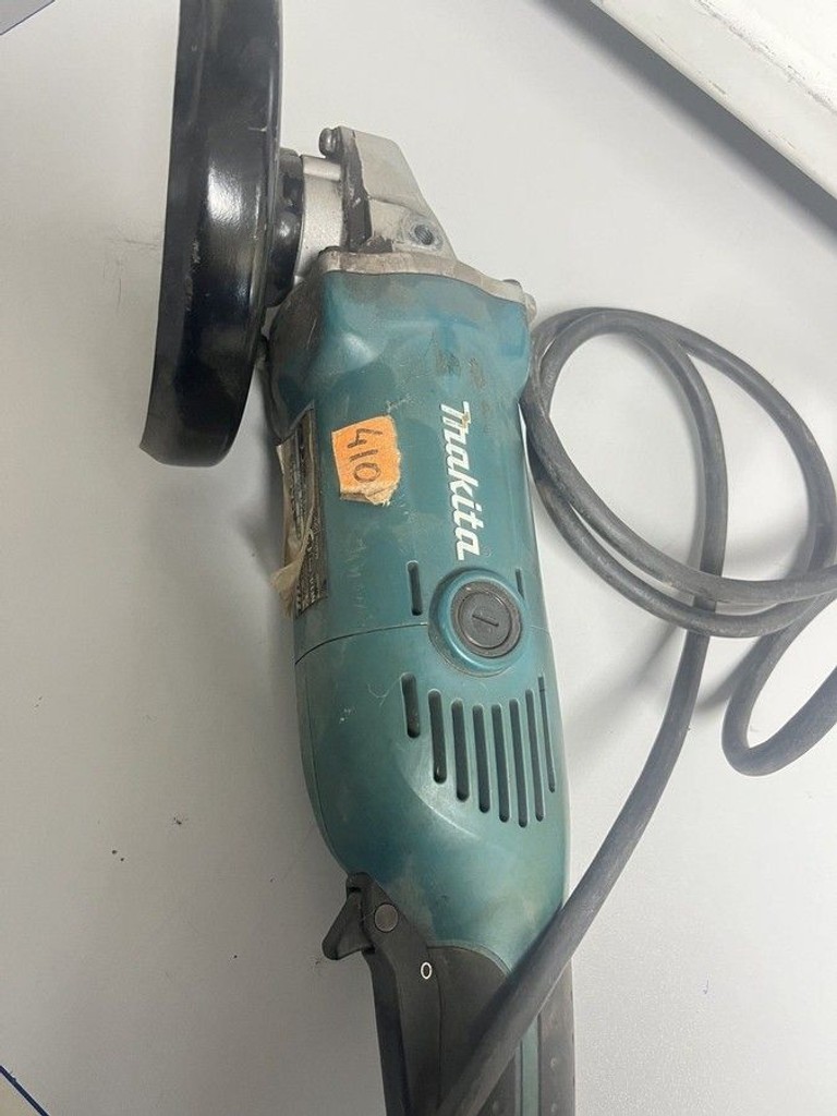 Дешево Makita GA6021C з ломбарду