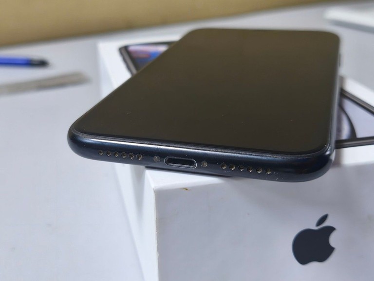 Apple iphone xr 64gb Код:01-200995009. Зображення 9