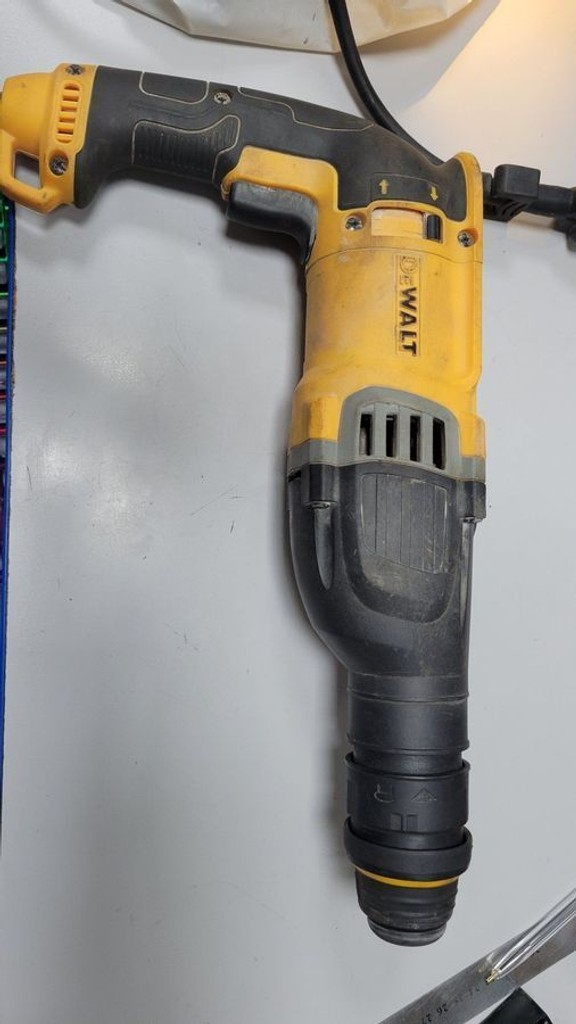 Купити Dewalt D25144K Б/У