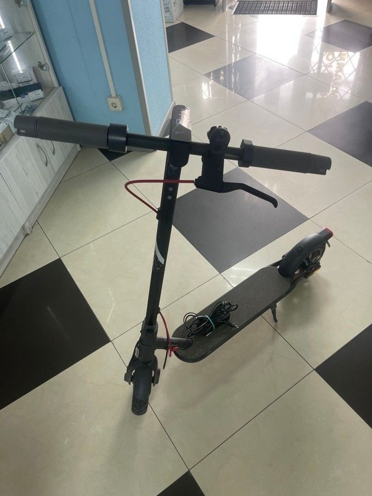Купити Xiaomi Mi Electric Scooter 4 Б/У