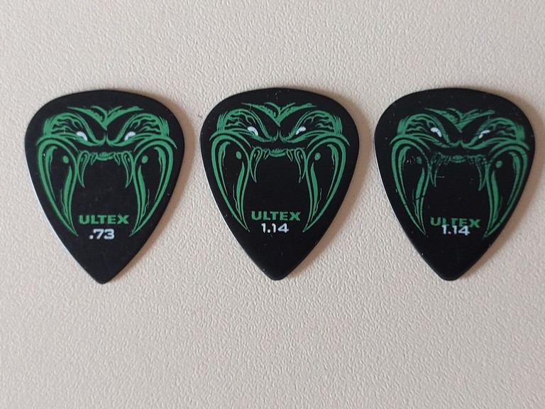Купити Медіатори Dunlop Hetfield signature (3шт) Б/У
