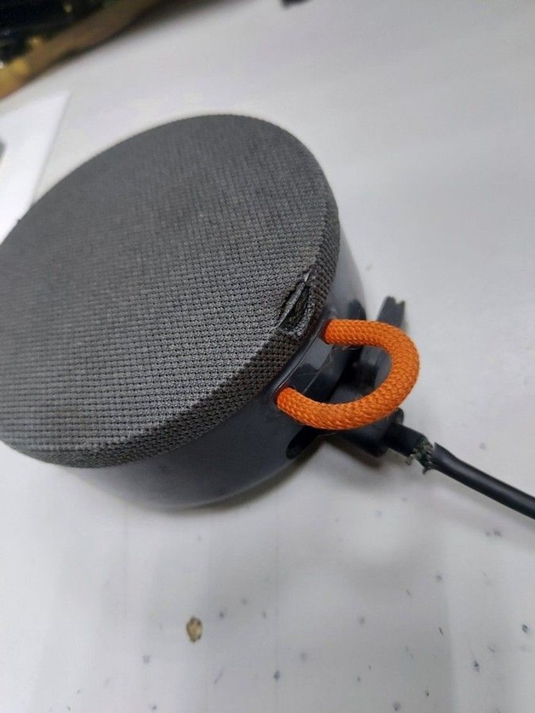 Купить Xiaomi mi portable bluetooth speaker mini xmyx04wm Б/У