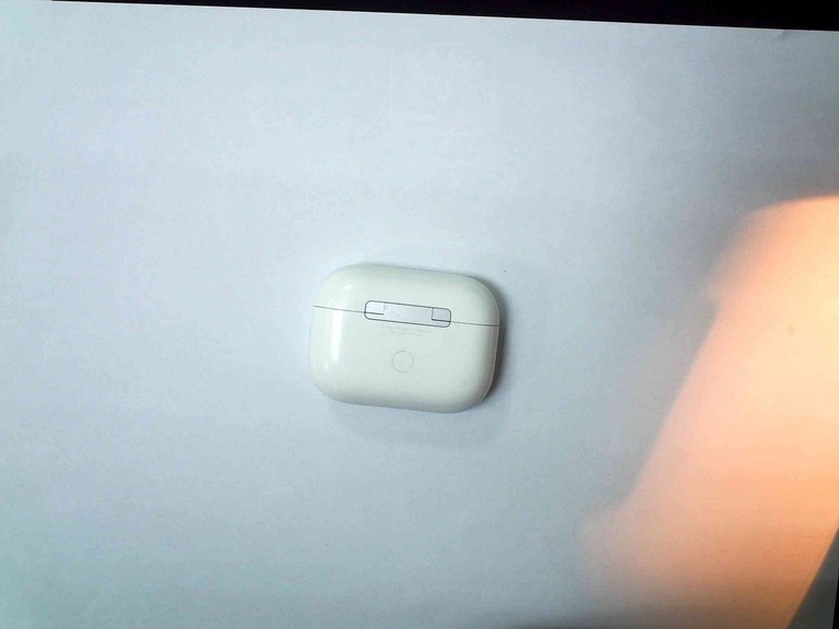 Дешево Apple airpods pro 2nd generation with magsafe charging case usb-c з ломбарду
