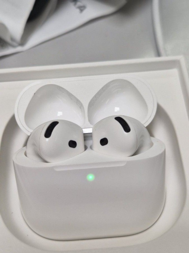 Купити Apple airpods 4 Б/У
