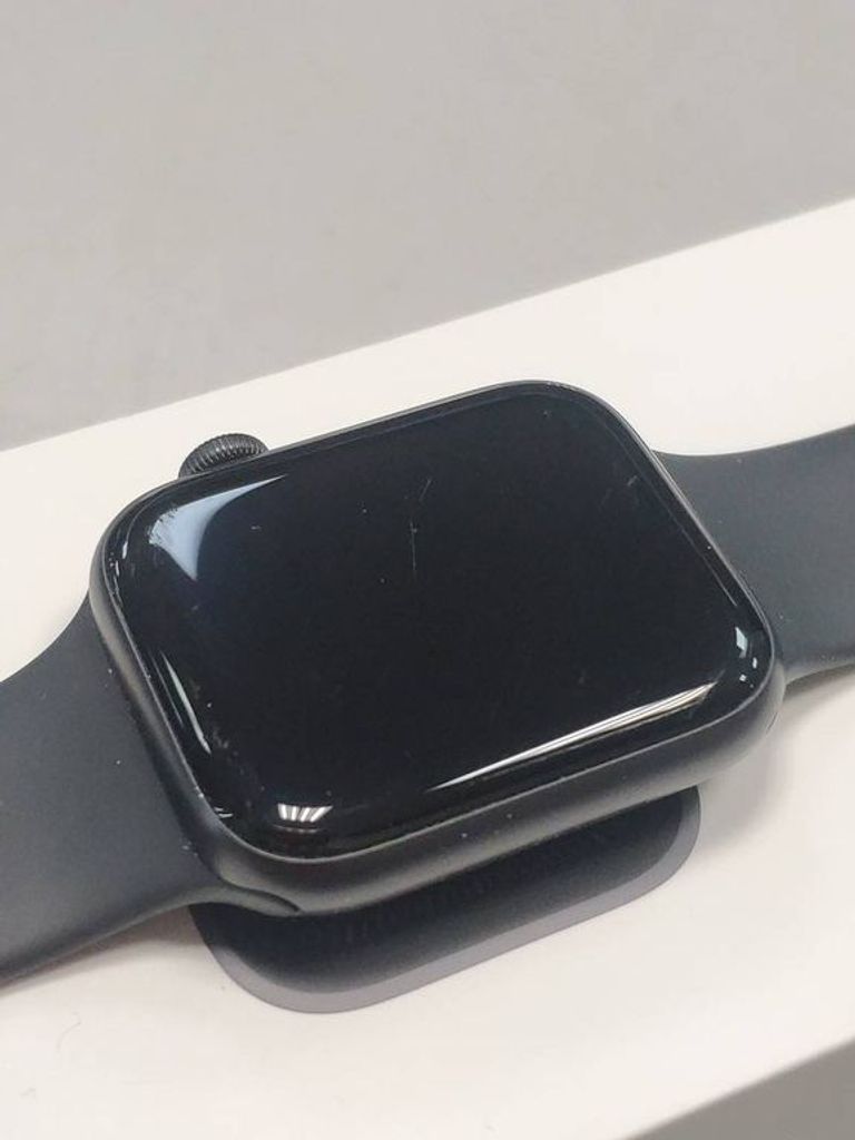 Apple watch series 5 44mm aluminum case