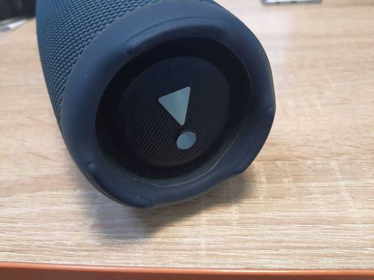 Дешево Jbl charge 5 з ломбарду