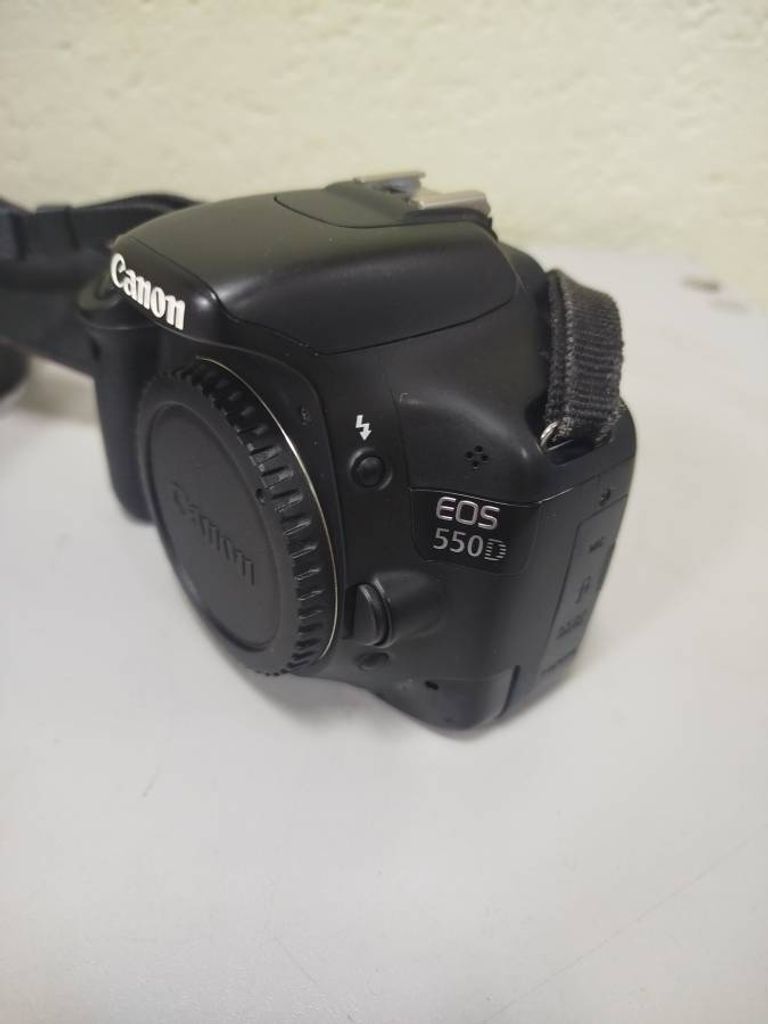 Canon eos 550d body