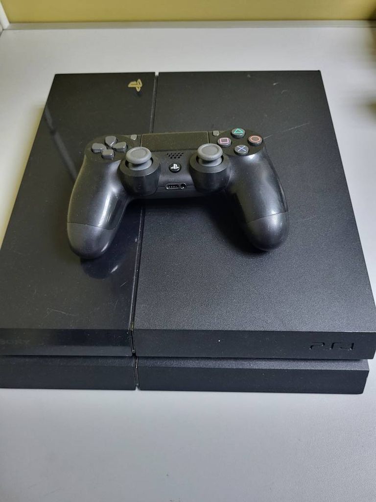 Дешево Sony playstation 4 500gb з ломбарду
