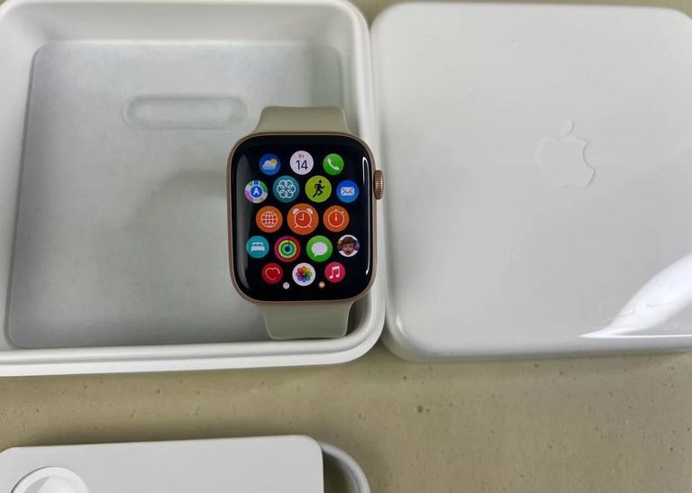 Купити Apple Watch Series 4, 44 мм, GPS Б/У