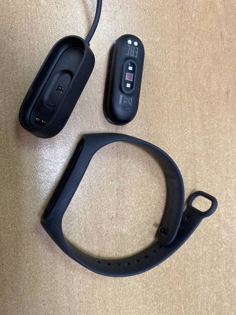 Дешиво Xiaomi Mi Smart Band 4 Black с ломбарда