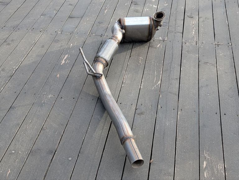 Дешиво Каталітичний нейтралізатор для AUDI A3, SKODA OCTAVIA, VW GOLF с ломбарда