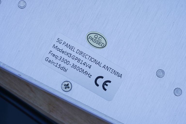 Дешиво Зовнішня 5G-антена KASER Monobanda N78 3300-3800 MHz Panel Mimo з коефіцієнтом підсилення до 15 dBi, кабелі T240 10 м - V4. Нова с ломбарда