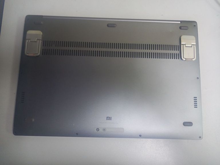 Дешиво Xiaomi 15/core i7 8550u ddr3/16gb ddr4/hdd *відсутній/ssd 512 gb/geforce mx250 2gb с ломбарда